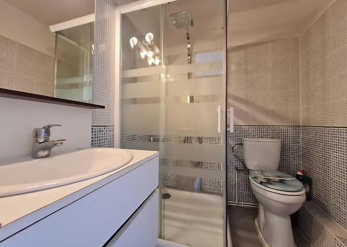 F1 Avec Terrasse Et Wifi - Proche Thermes - Fr-1-503-160 *